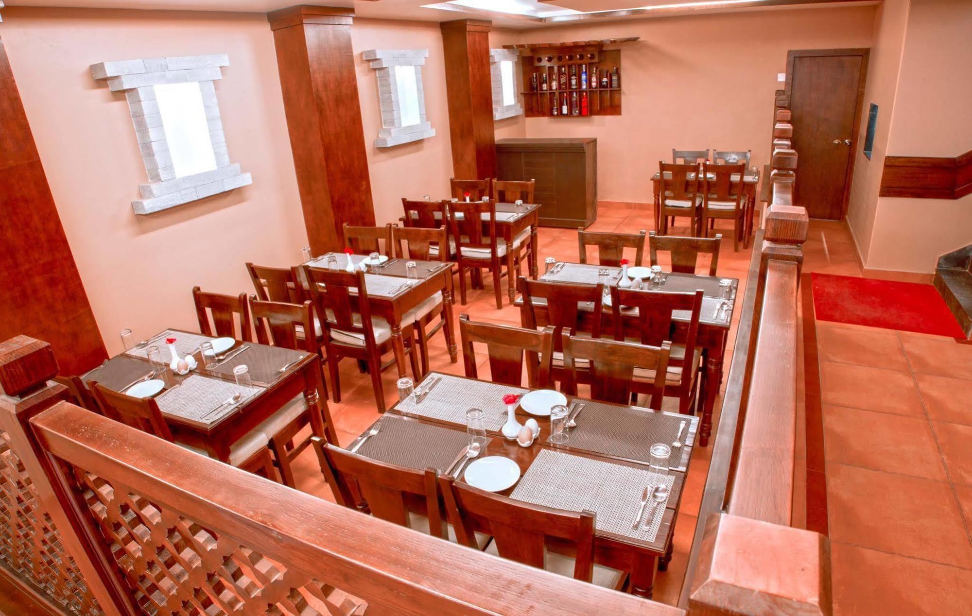Hotel City Park Pokhara Ngoại thất bức ảnh